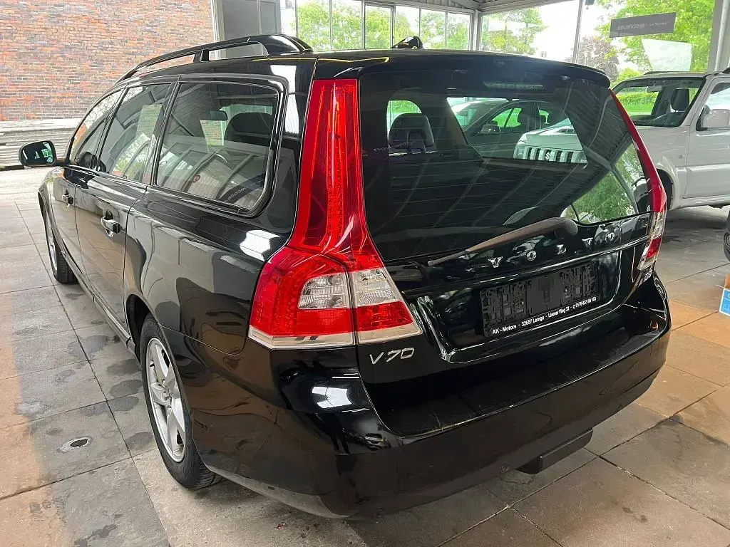 Używany Volvo V70 150 KM (110 kW) 2015 Czarny Kombi