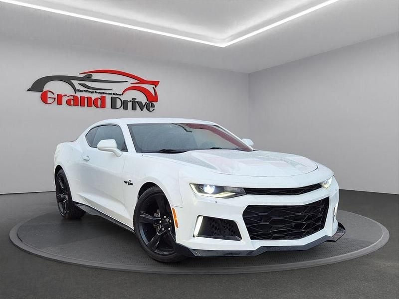 Weiß Gebraucht 2016 Chevrolet Camaro | 25.490 € (Fairer Preis) - Bild 1/4
