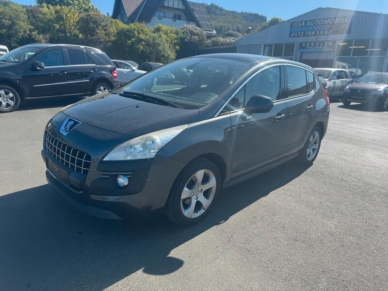 Grau Gebraucht 2010 Peugeot 3008 S Van / Kleinbus | 2.250 € - Bild 1/4
