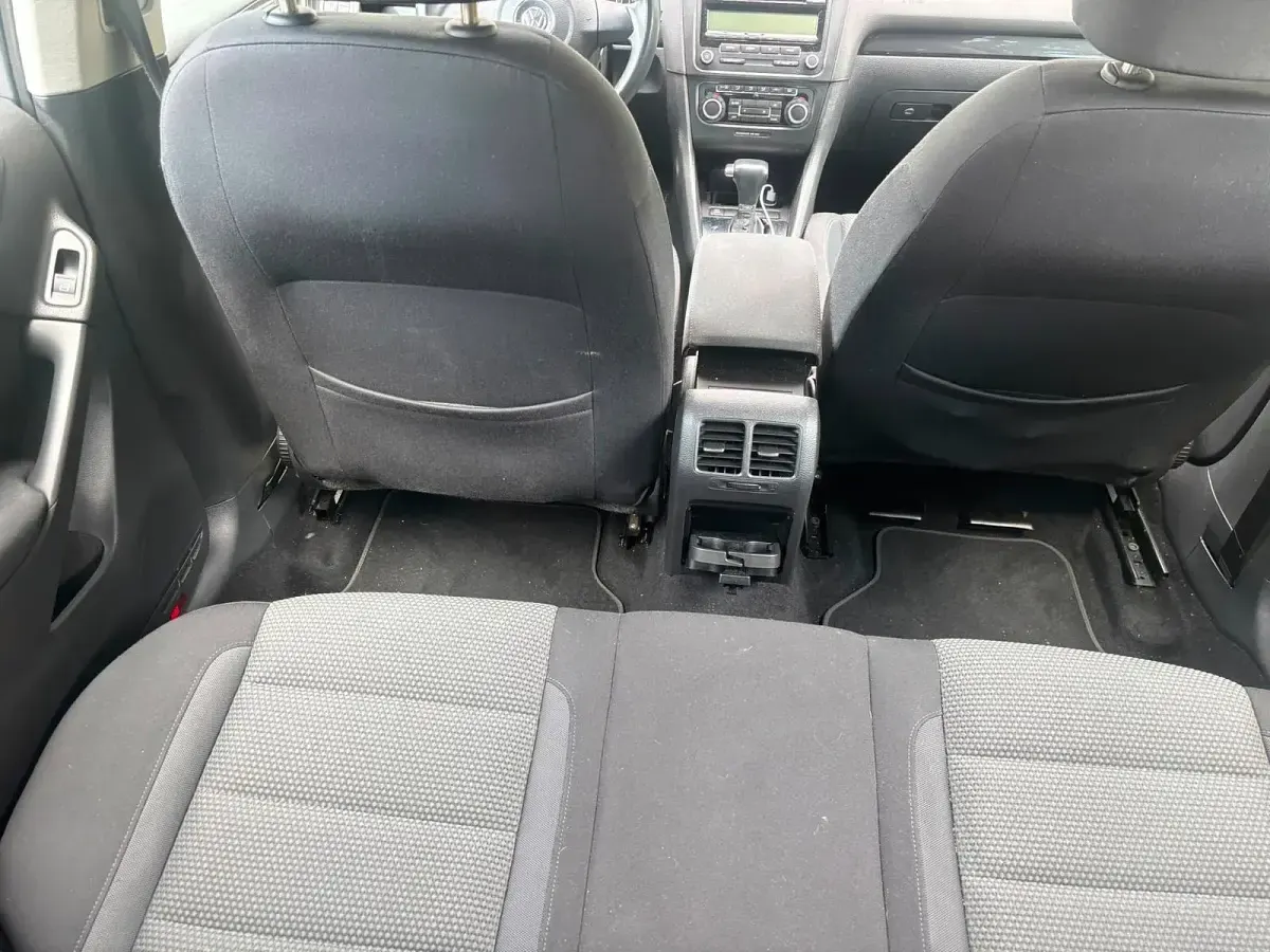 Gebraucht VW Golf VI 105 PS (77 kW) 2010 Grau Kleinwagen