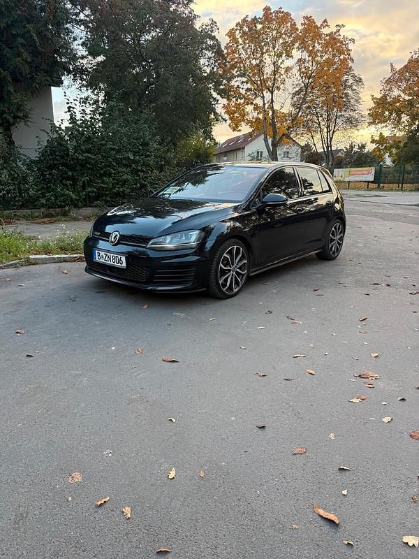 Schwarz Gebraucht 2015 VW Golf VII GTD Kleinwagen | 11.900 € (Guter Preis) - Bild 1/4