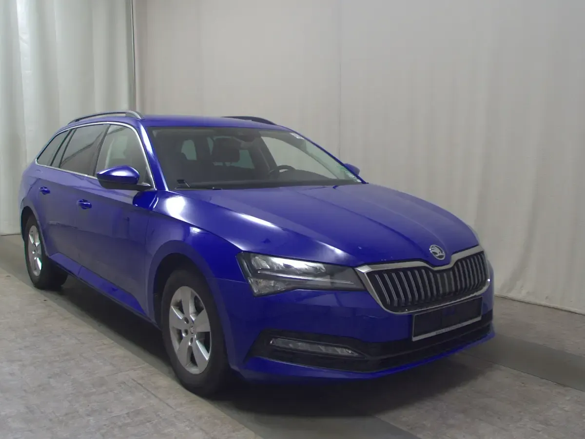 Gebraucht Skoda Superb Ambition 150 PS (110 kW) 2021 Blau Kombi