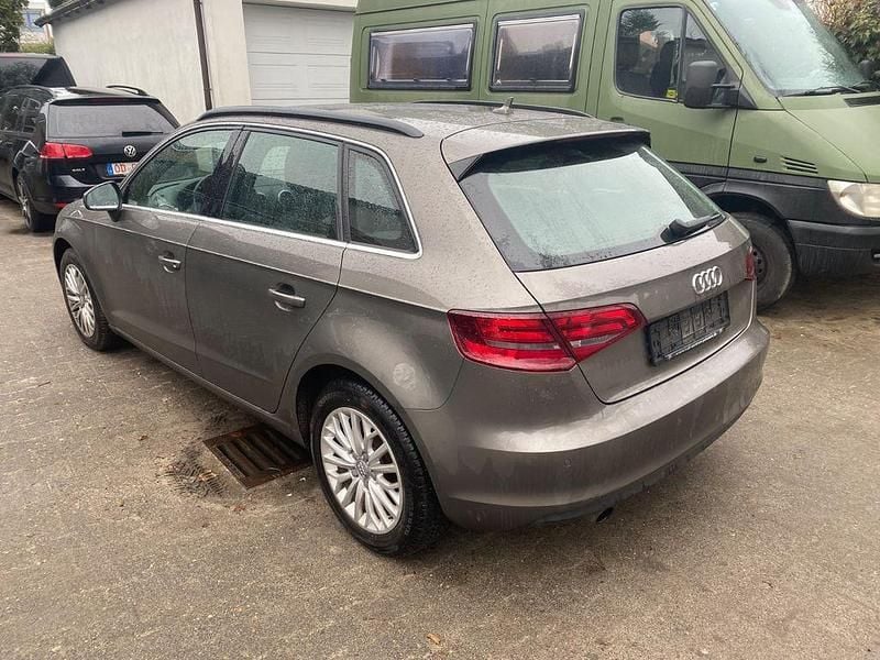 Gebraucht Audi A3 Ambiente 110 PS (80 kW) 2015 Braun Limousine