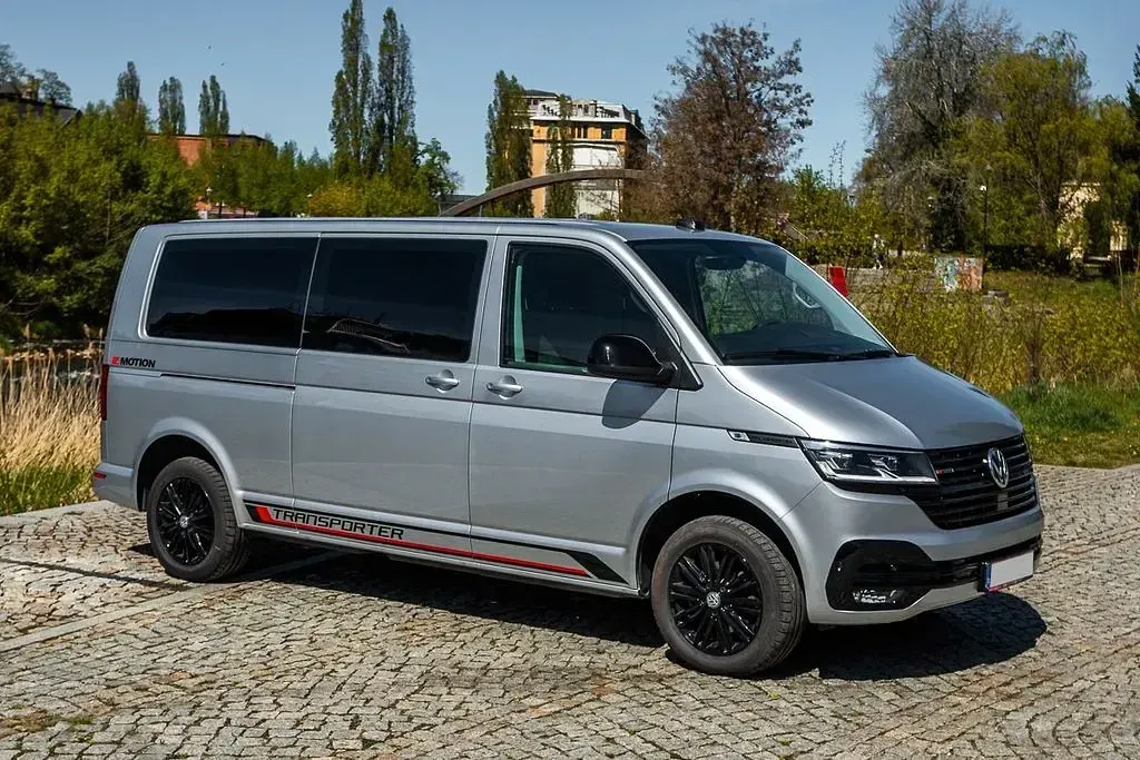 Gebraucht VW Transporter 150 PS (110 kW) 2022 Silber Van