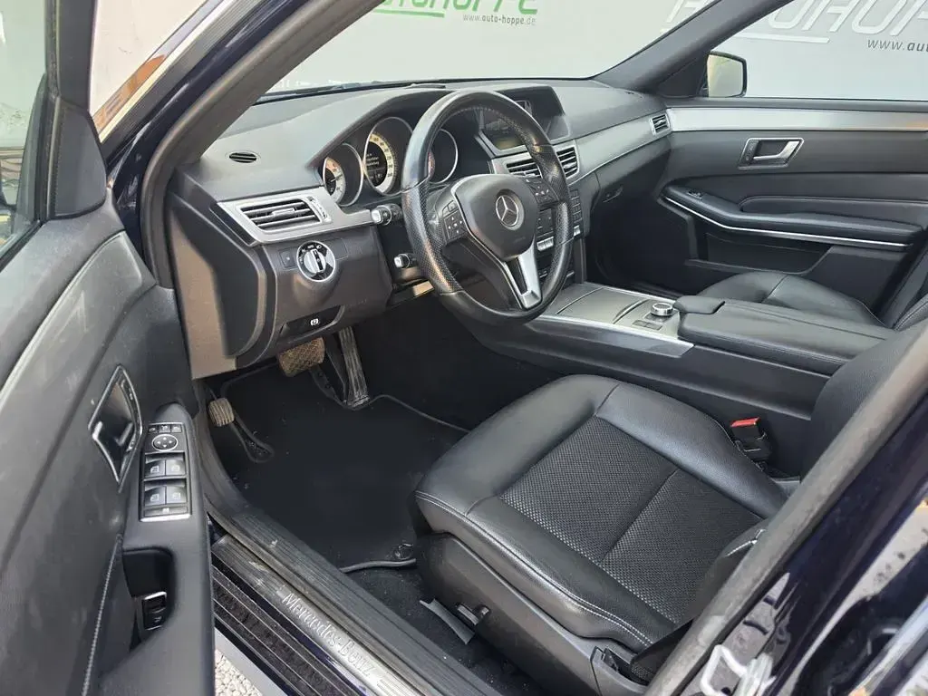 Gebraucht Mercedes E200 136 PS (100 kW) 2015 Blau Kombi