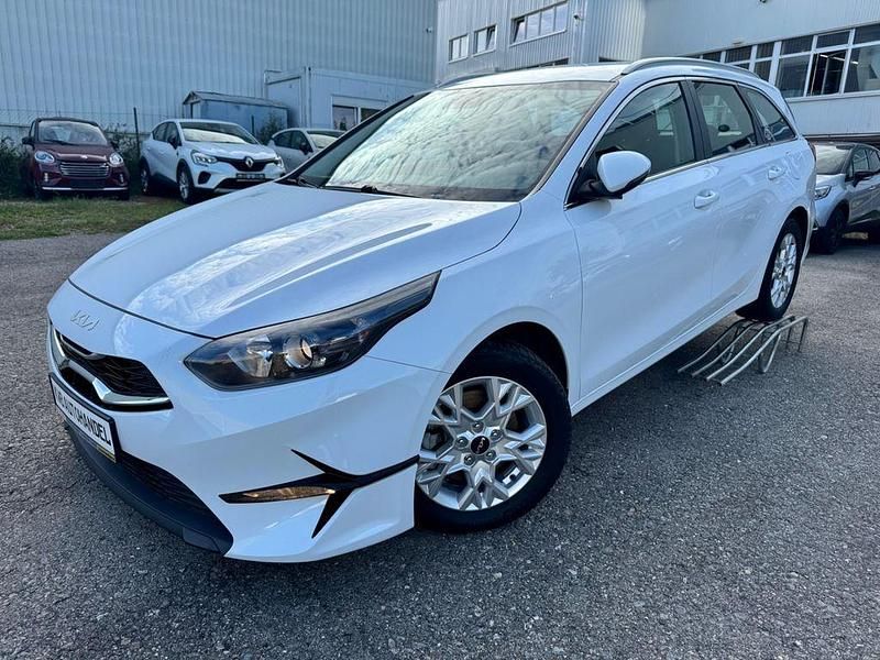 Weiß Gebraucht 2022 Kia Ceed Sportswagon Kombi | 12.800 € - Bild 1/4