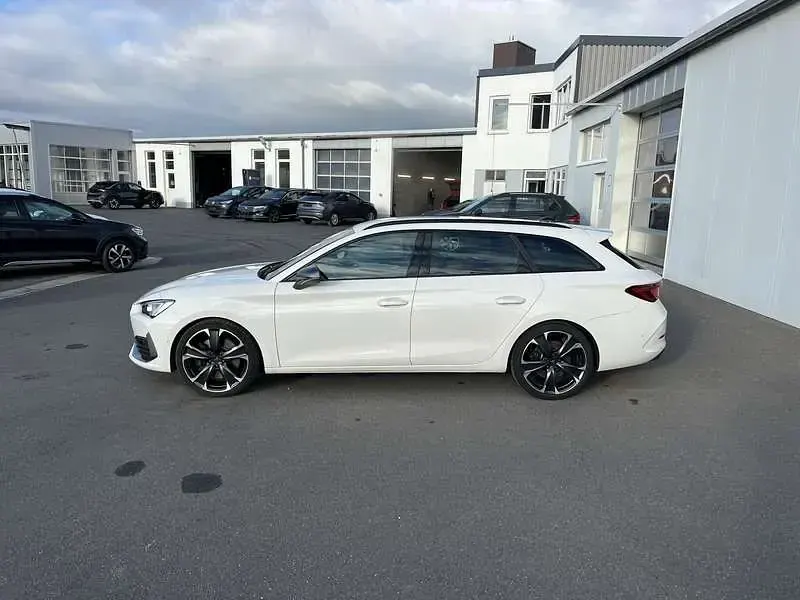 Gebraucht Cupra Leon VZ1 245 PS (180 kW) 2024 Weiß Kombi