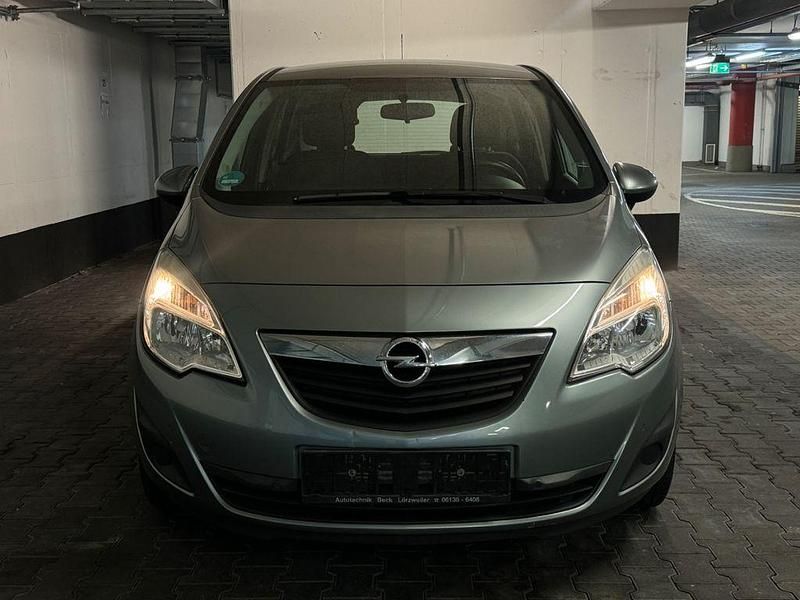 Gebraucht Opel Meriva Edition 101 PS (74 kW) 2013 Silber Van / Kleinbus