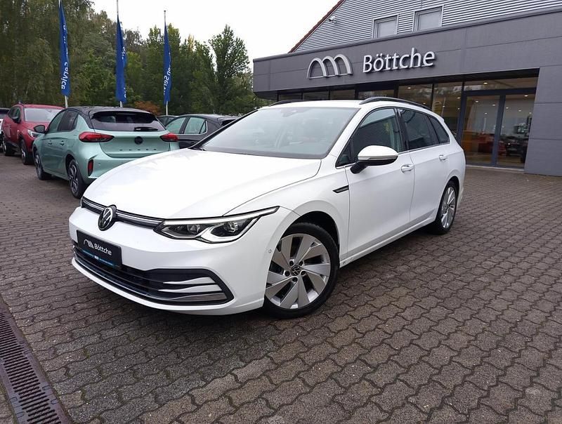 Gebraucht 2022 VW Golf VIII Style Kleinwagen | 23.990 € (Teuer) - Bild 1/1