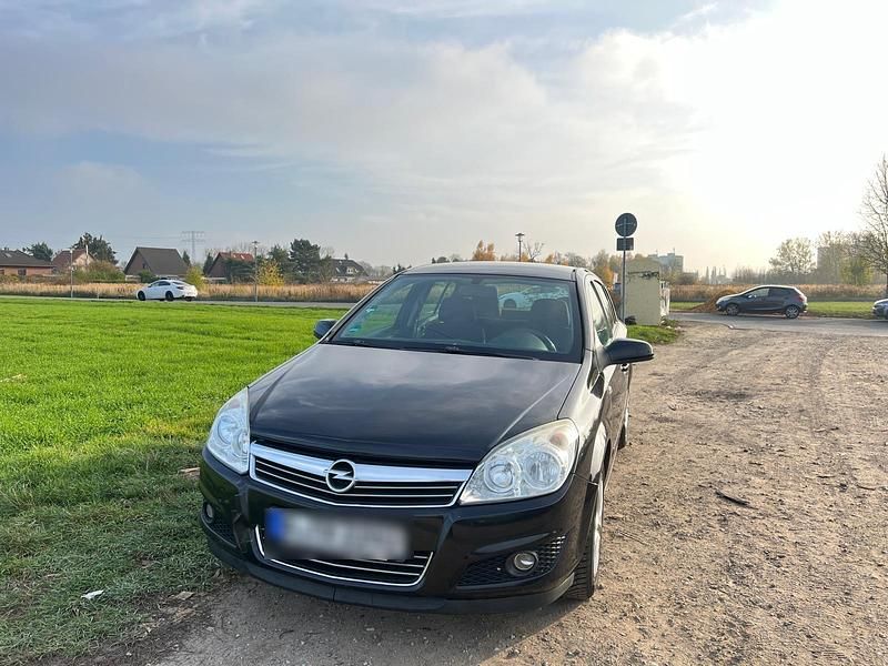 Schwarz Gebraucht 2008 Opel Astra Kleinwagen | 2.500 € (Fairer Preis) - Bild 1/4