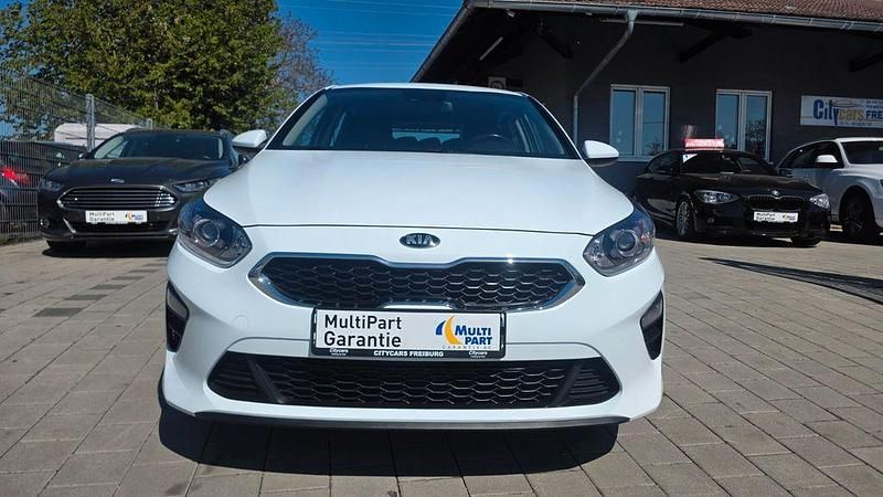 Usado Kia Ceed 120 HP (88 kW) 2020 Branco Citadino