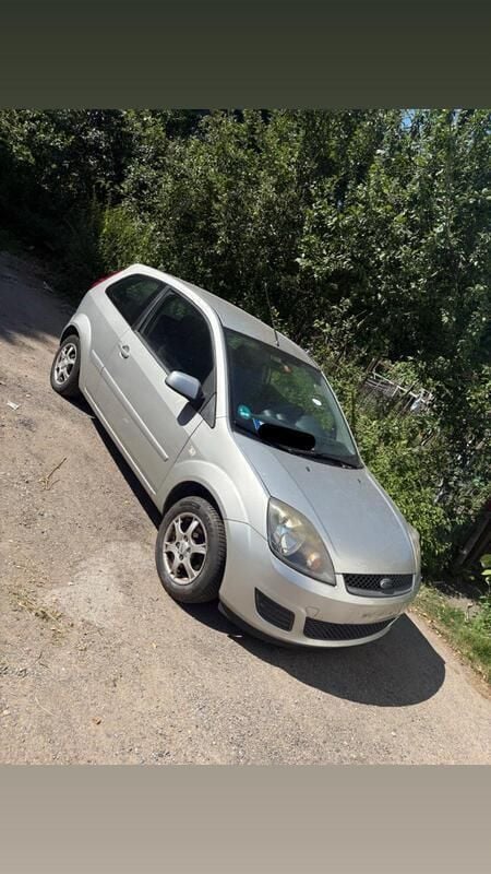 Silber Gebraucht 2007 Ford Fiesta Kleinwagen | 1.100 € (Guter Preis) - Bild 1/4