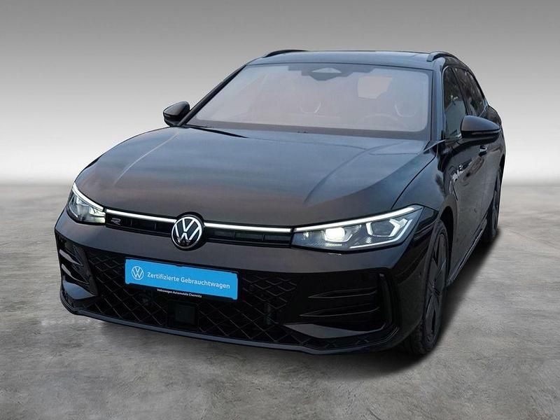 Gebraucht VW Passat R-line 272 PS (200 kW) 2024 Grenadillschwarz metallic Kombi