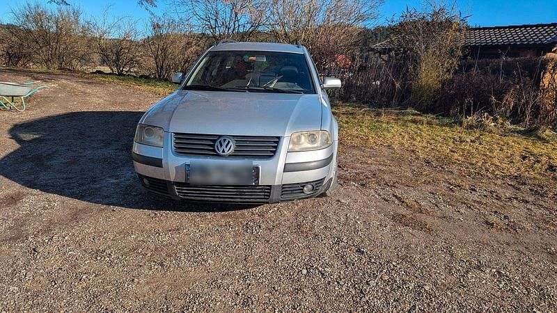 Silber Gebraucht 2001 VW Passat Basis Kombi | 1.000 € (Superpreis) - Bild 1/4
