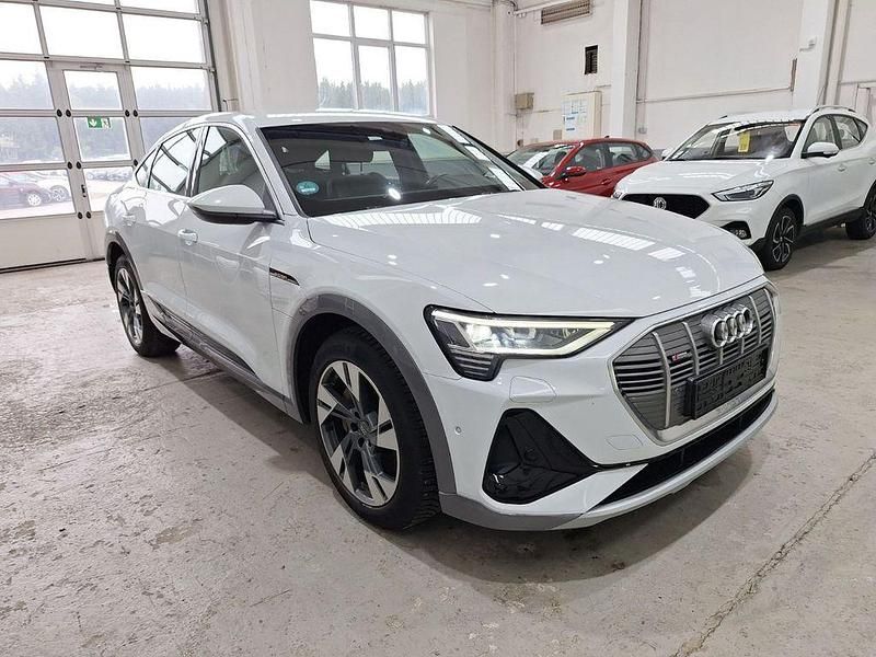 Weiß Gebraucht 2020 Audi e-tron Sportback S-Line SUV | 27.990 € (Guter Preis) - Bild 1/4