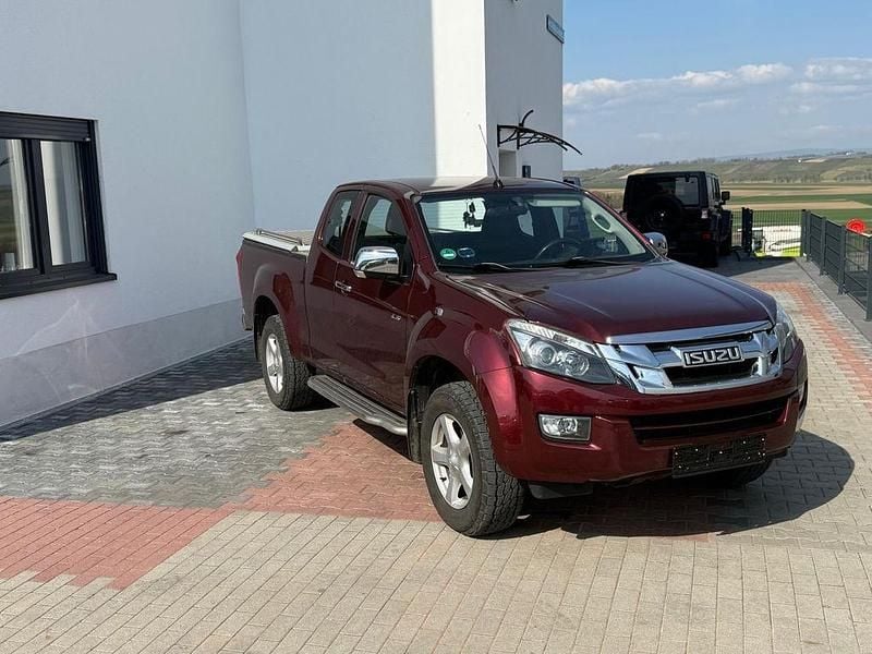 Gebraucht Isuzu D-Max 163 PS (119 kW) 2013 Rot SUV