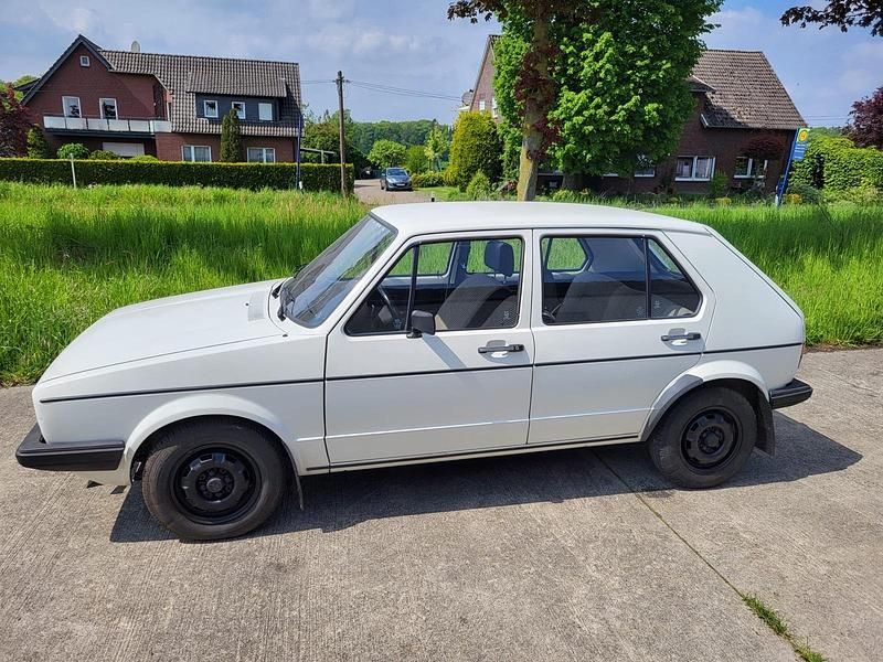 Gebraucht VW Golf I 50 PS (36 kW) 1983 Weiß Kleinwagen