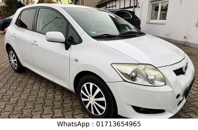 Gebraucht Toyota Auris Life 101 PS (74 kW) 2009 Weiß Kleinwagen