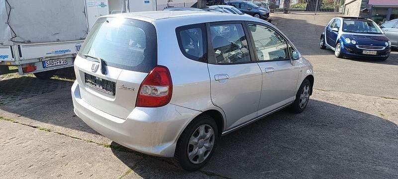 Gebraucht Honda Jazz 77 PS (56 kW) 2008 Silber Kleinwagen