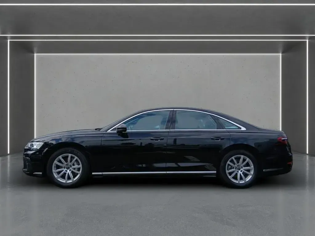 Używany Audi A8 Ambiente 286 KM (210 kW) 2024 Czarny Sedan/Limuzyna