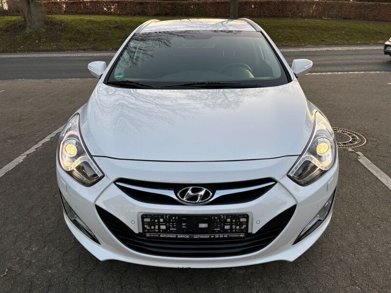 Weiß Gebraucht 2014 Hyundai i40 Edition Kombi | 7.100 € (Fairer Preis) - Bild 1/4