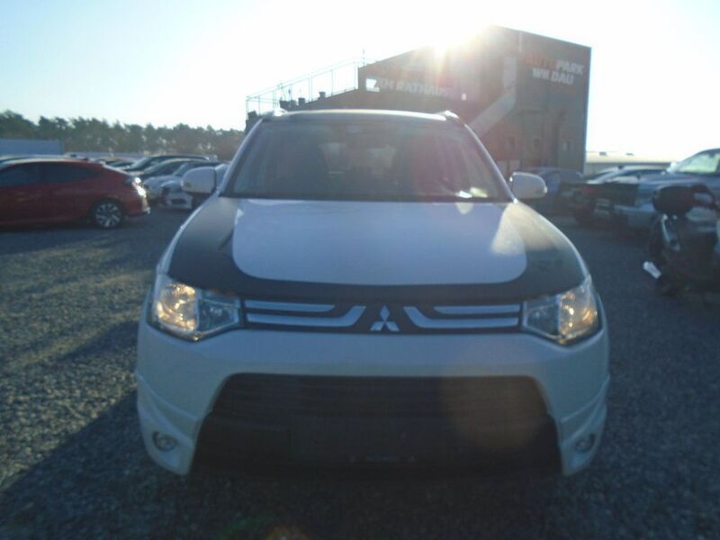 Weiß Gebraucht 2014 Mitsubishi Outlander Invite SUV | 8.499 € (Guter Preis) - Bild 1/4