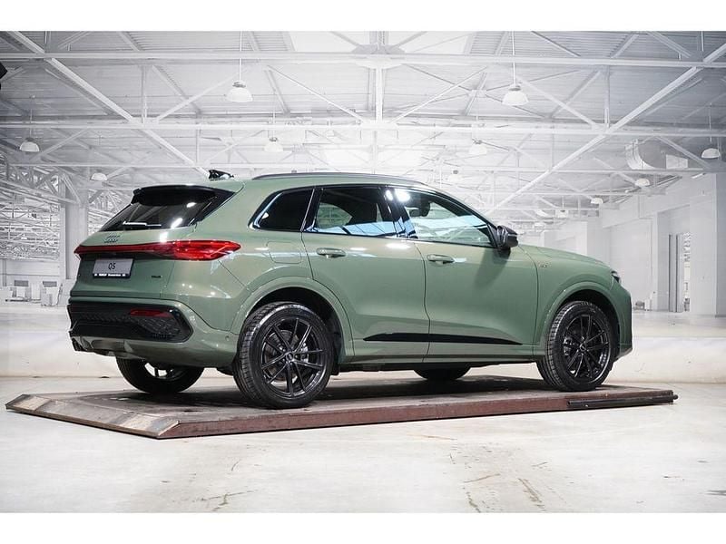 Neu Audi Q5 Sport 204 PS (150 kW) 2025 Distriktgrün metallic SUV