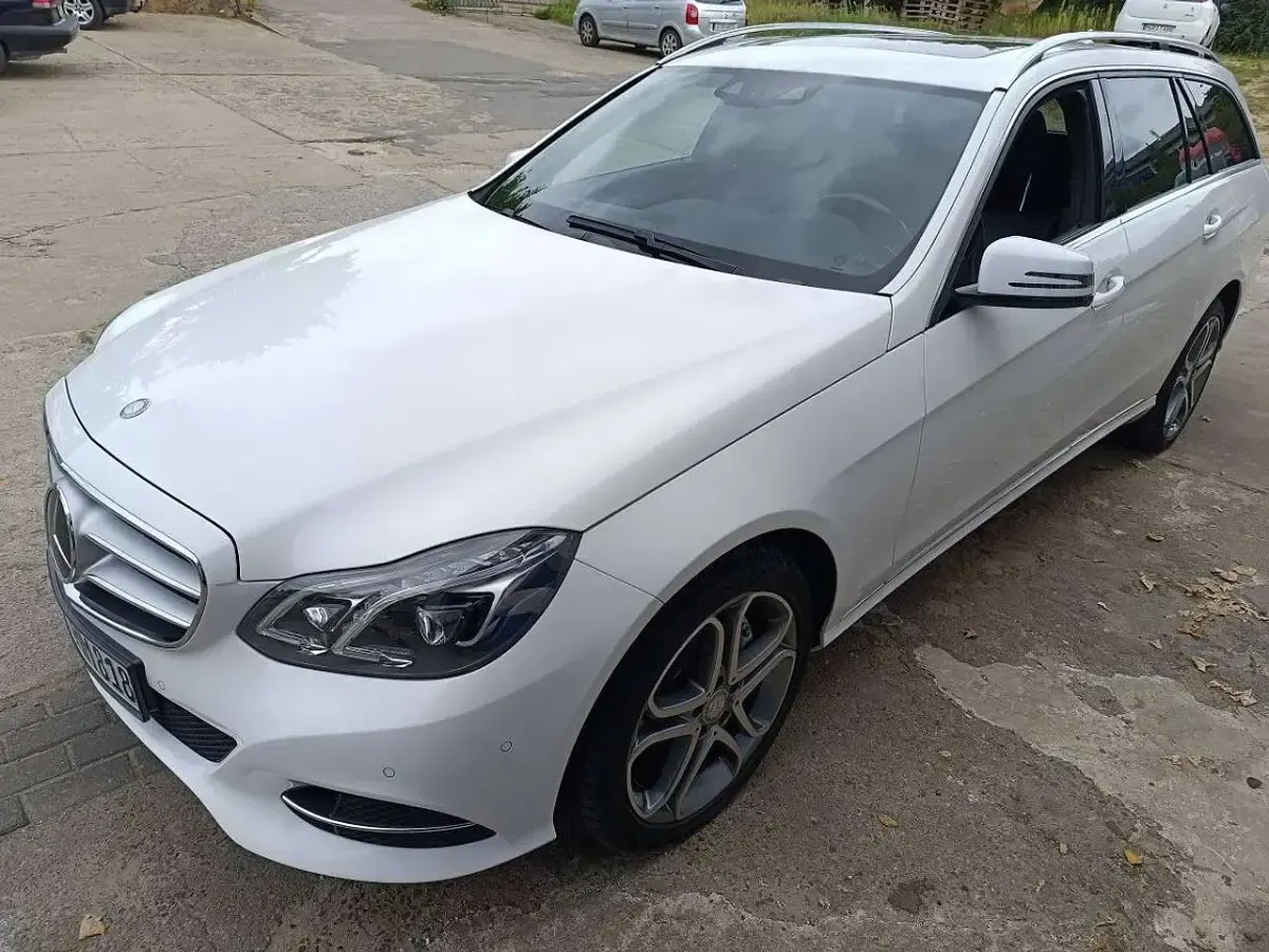 Gebraucht Mercedes E350 AMG 258 PS (189 kW) 2017 Polarweiss  unilack Kombi