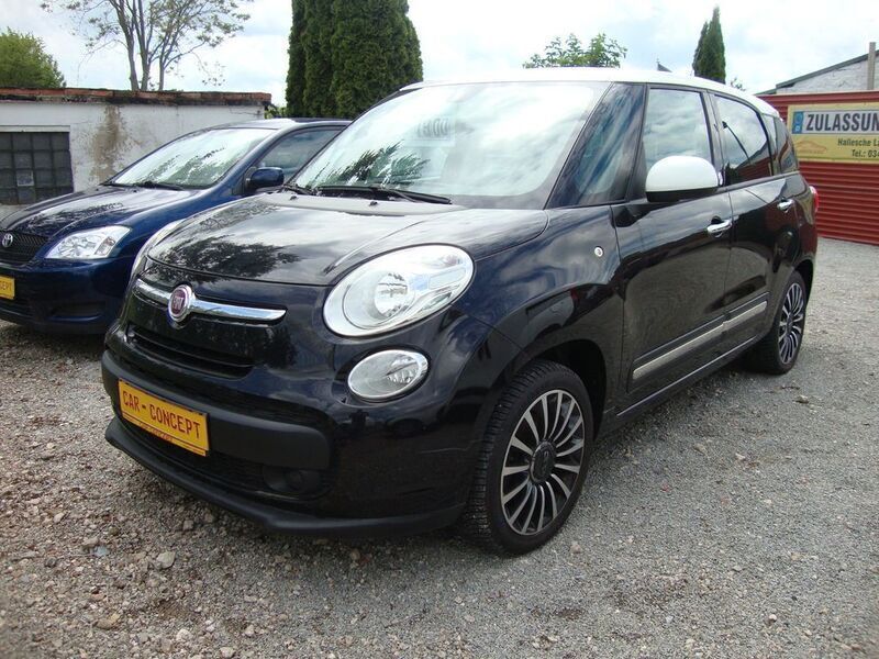 Schwarz Gebraucht 2013 Fiat 500L Pop Star Van / Kleinbus | 6.999 € (Teuer) - Bild 1/4