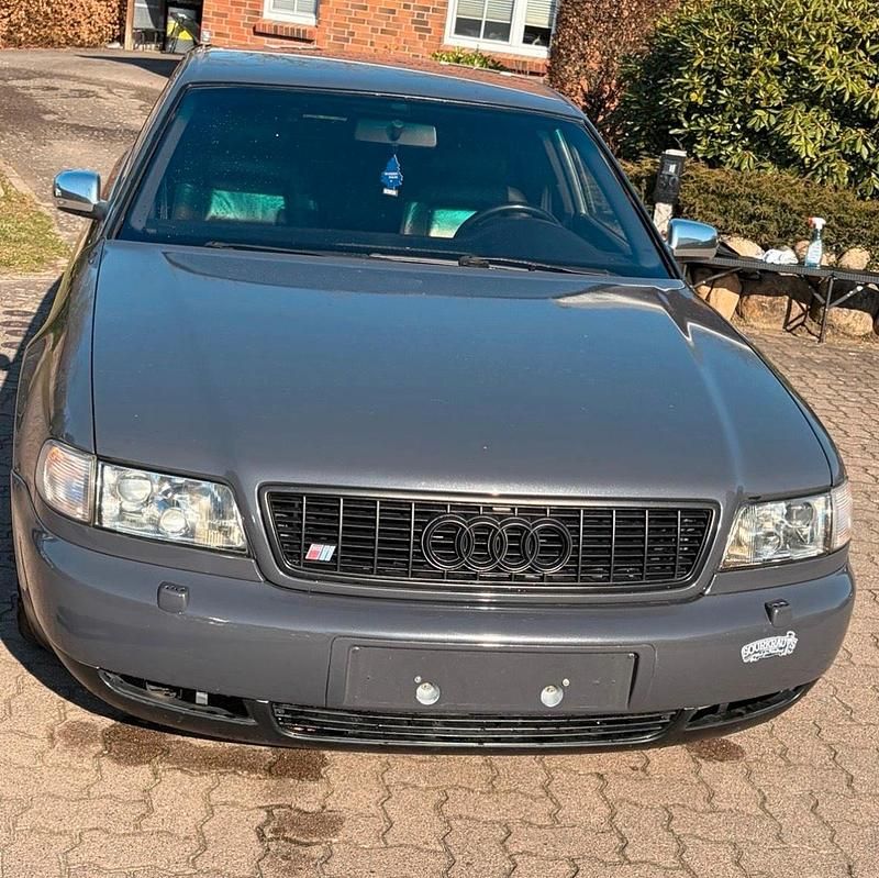 Second-hand Audi S8 340 CP (250 kW) 1998 Gri Berlinǎ