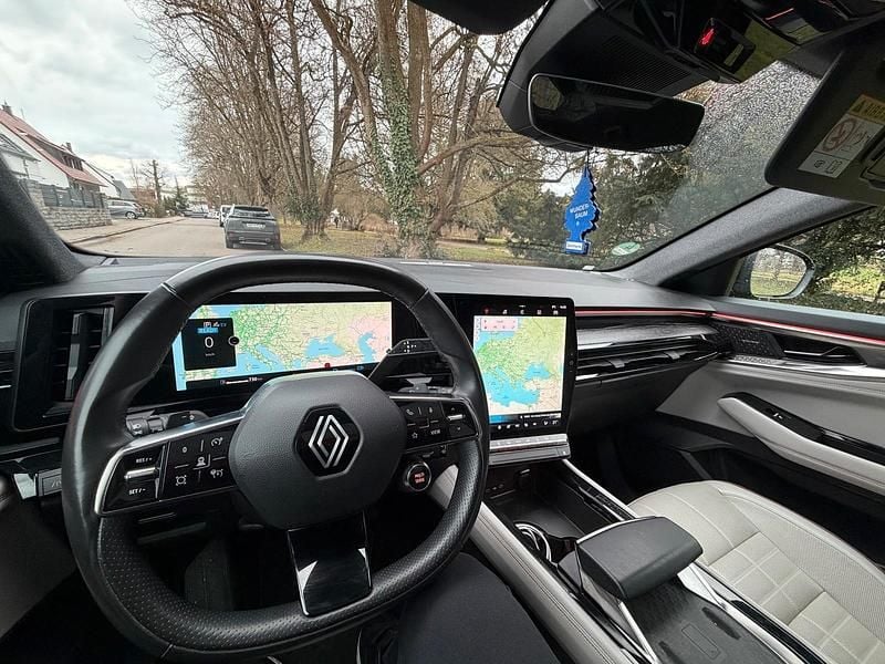 Second-hand Renault Espace 200 CP (147 kW) 2024 Albastru SUV