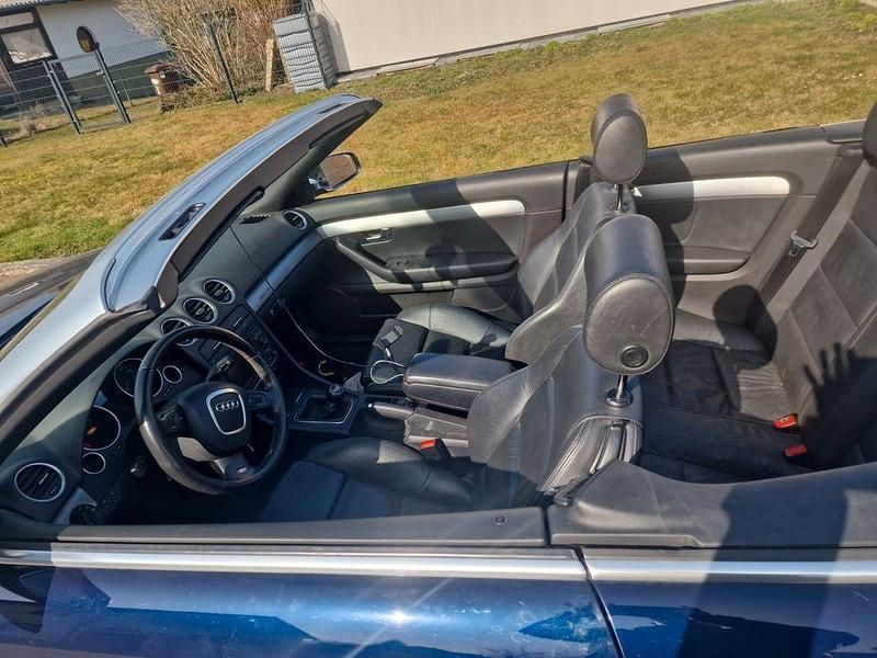 Blau Gebraucht 2006 Audi A4 Cabriolet Sport Cabrio | 9.500 € - Bild 1/4