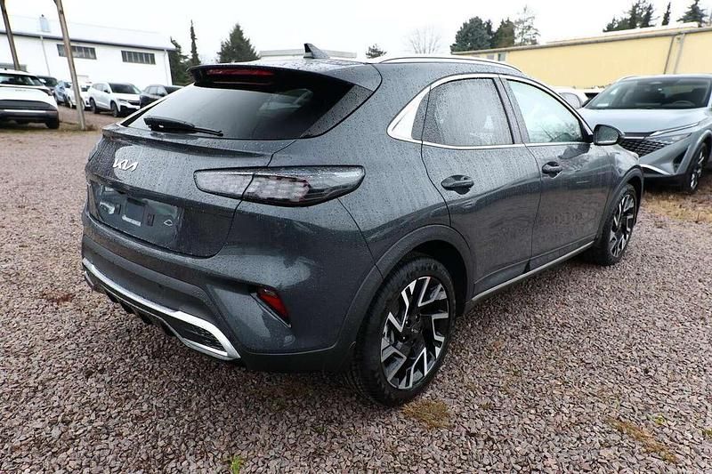 Neu Kia XCeed 150 PS (110 kW) 2026 Pentametal metallic SUV