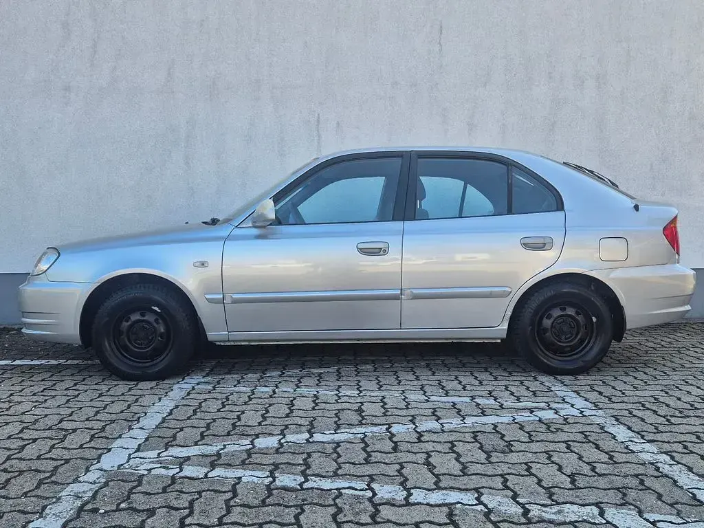 Gebraucht Hyundai Accent GLS 84 PS (61 kW) 2004 Silber Limousine