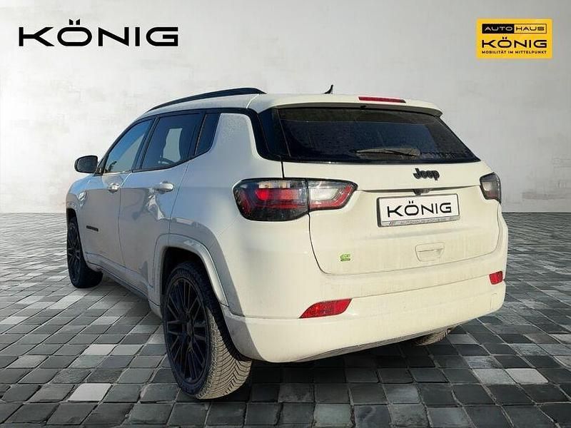 Gebraucht Jeep Compass Altitude 131 PS (96 kW) 2023 Alpine white (weiss) SUV