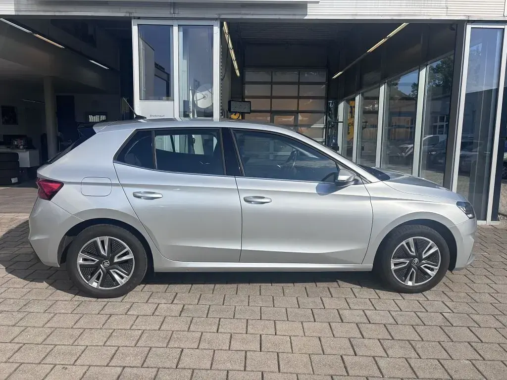 Gebraucht Skoda Fabia Style 110 PS (80 kW) 2022 Brilliant silver metallic Kleinwagen