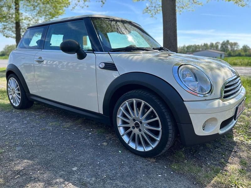 Weiß Gebraucht 2009 Mini Cooper Kleinwagen | 2.499 € (Guter Preis) - Bild 1/3