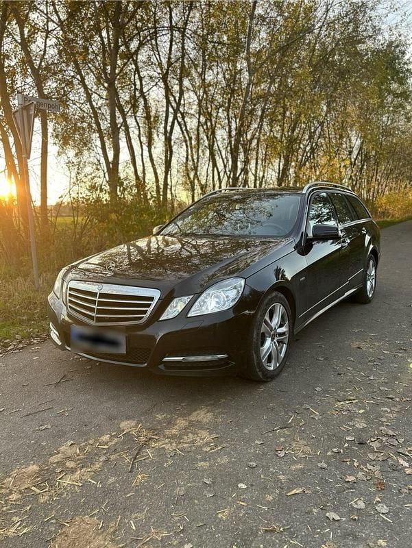 Gebraucht Mercedes E350 265 PS (194 kW) 2011 Schwarz Kombi