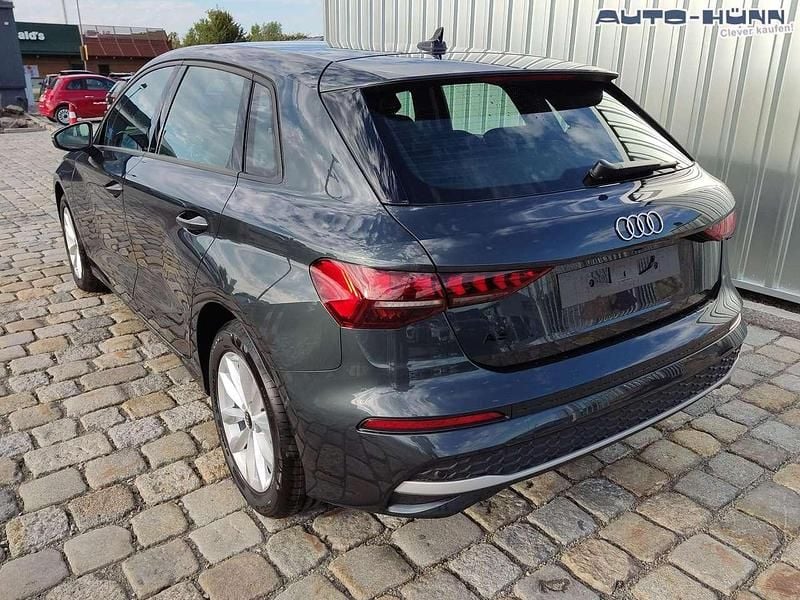Neu Audi A3 150 PS (110 kW) 2025 Manhattangrau metallic Limousine