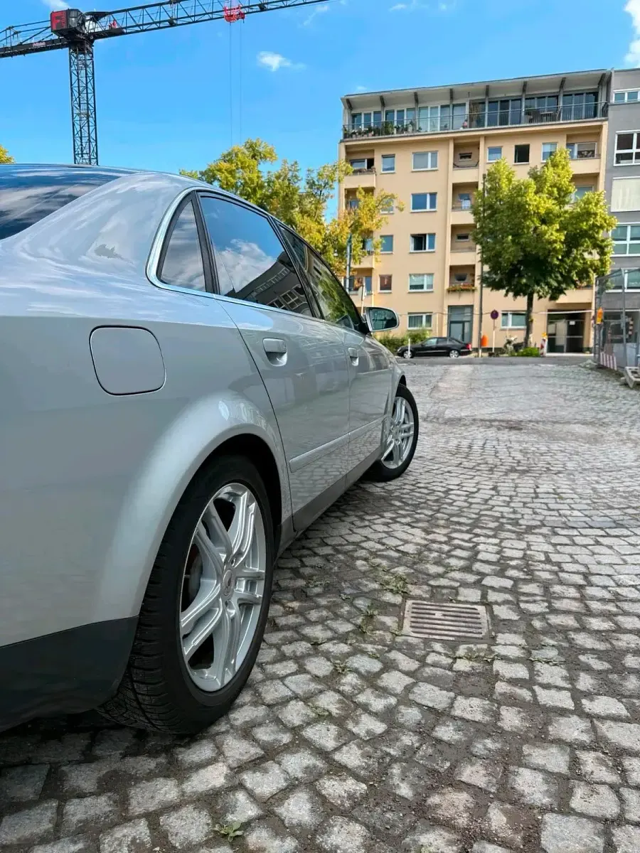 Gebraucht Audi A4 163 PS (119 kW) 2002 Silber Limousine
