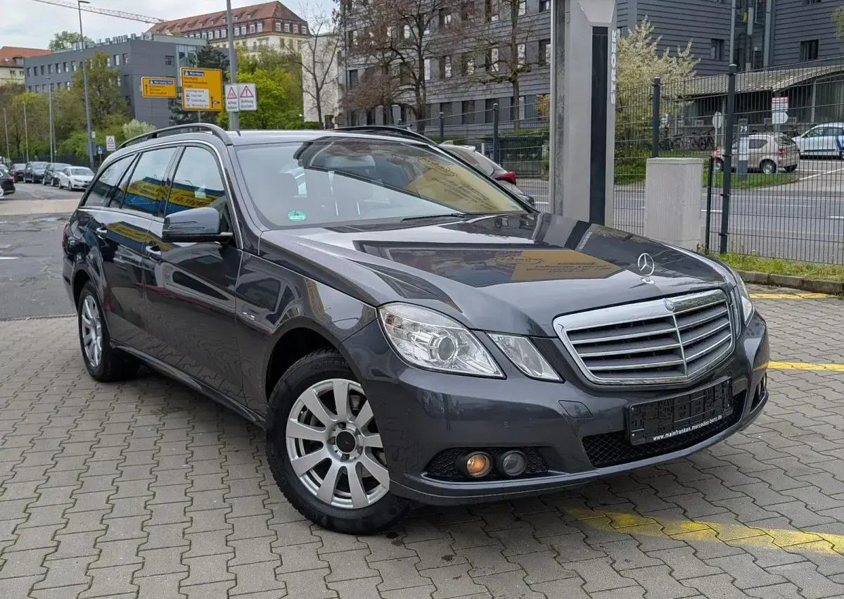 Second-hand Mercedes E200 184 CP (135 kW) 2010 Gri Break