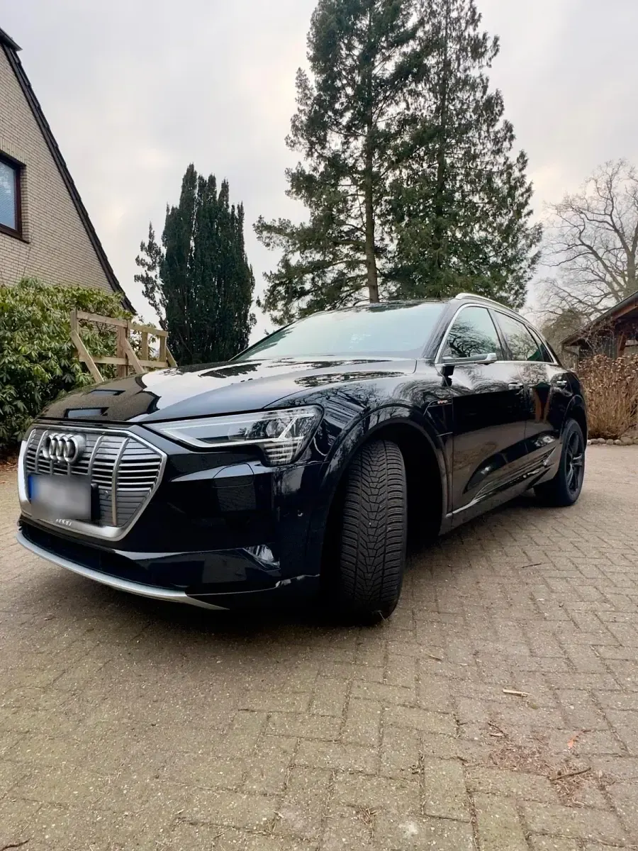Gebraucht Audi e-tron Comfort 300 kW (408 PS) 2020 Schwarz SUV