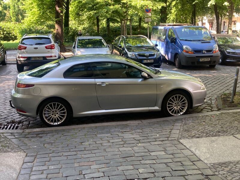 Silber Gebraucht 2005 Alfa Romeo GT Distinctive Coupé | 2.800 € - Bild 1/4