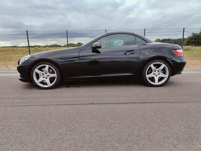 Schwarz Gebraucht 2011 Mercedes SLK350 Cabrio | 21.800 € (Fairer Preis) - Bild 1/4