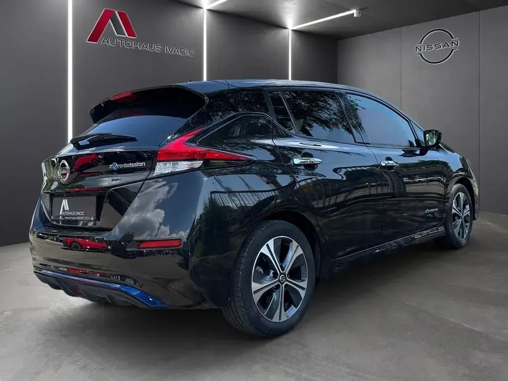 Gebraucht Nissan Leaf 360º 89 kW (122 PS) 2019 Schwarz Kleinwagen
