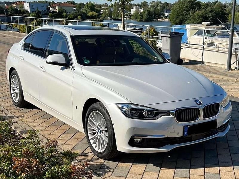 Gebraucht BMW 330e iPerformance 184 PS (135 kW) 2018 Weiß Limousine