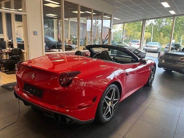 Gebraucht Ferrari California 2018 Rot Cabrio