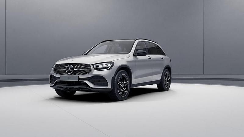 Iridiumsilber metallic Gebraucht 2020 Mercedes GLC300 AMG SUV | 41.870 € (Etwas zu teuer) - Bild 1/3