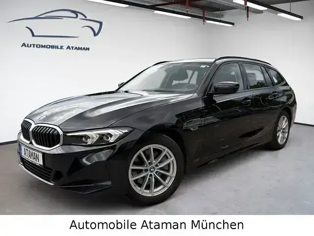Gebraucht BMW 320e Shadowline 204 PS (150 kW) 2023 Schwarz Kombi