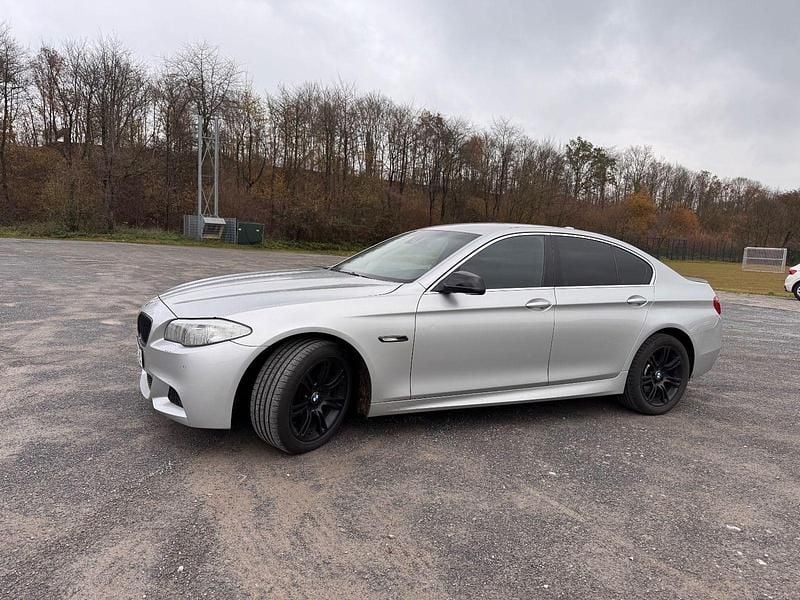 Silber Gebraucht 2010 BMW 523 M Sport Limousine | 6.900 € (Superpreis) - Bild 1/4
